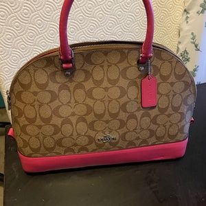 Classic Color coach purse with Hit pink trim